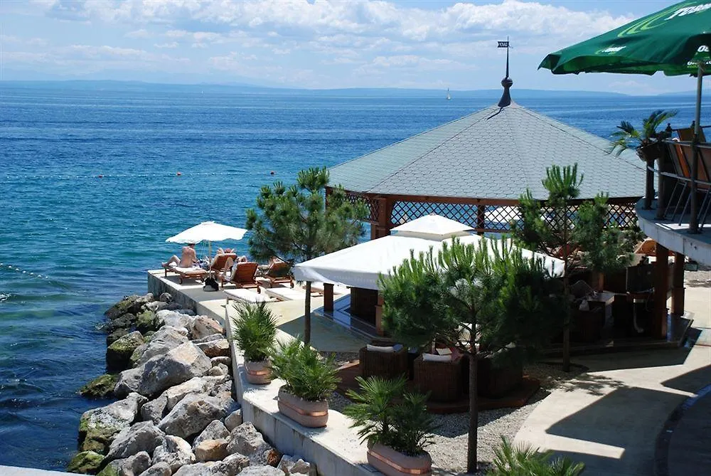 Hotel Galeb Opatija 3*,