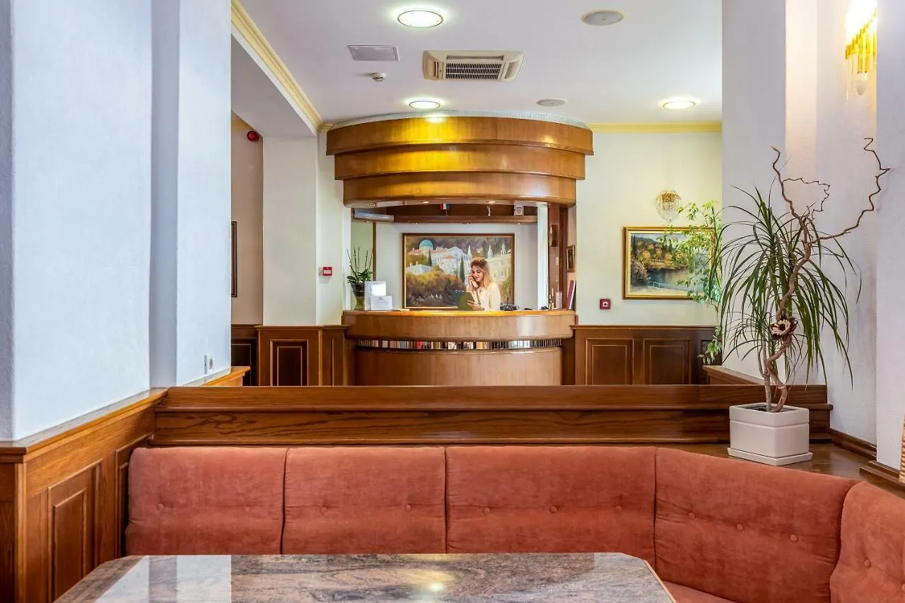 Hotel Galeb Opatija 3*,
